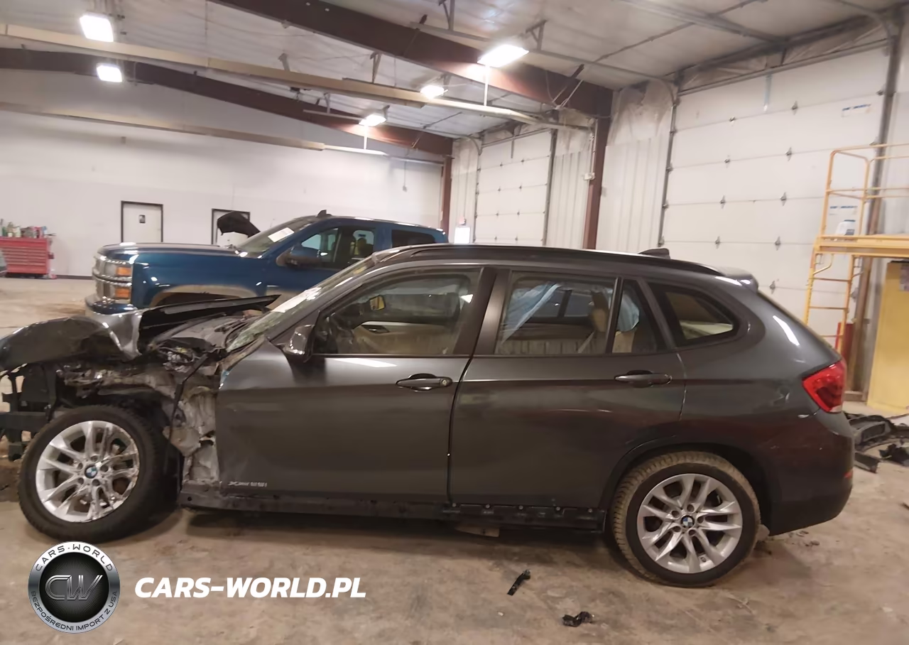 2015 BMW X1 xDrive28I VIN:WBAVL1C57FVY35497 - 13