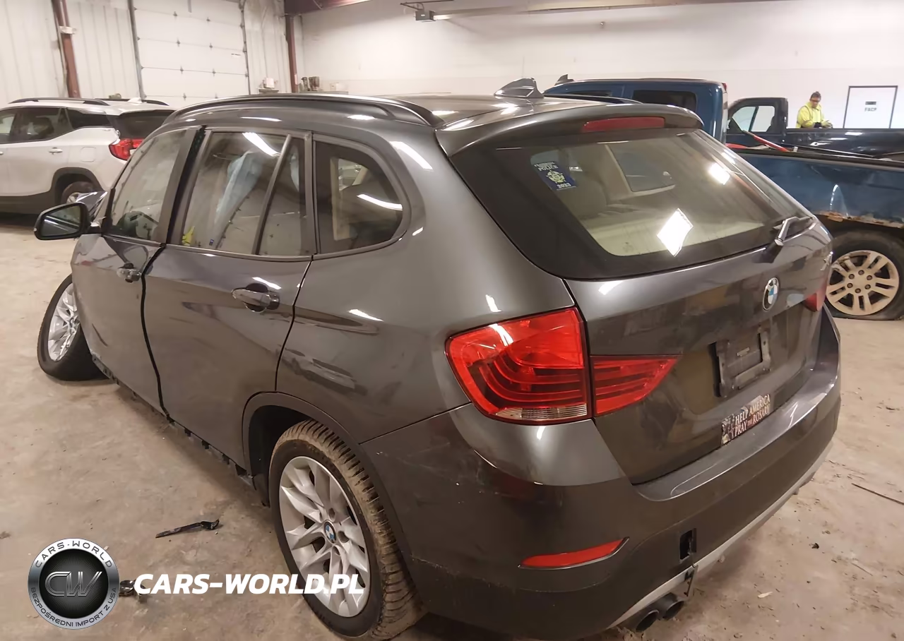 2015 BMW X1 xDrive28I VIN:WBAVL1C57FVY35497 - 3