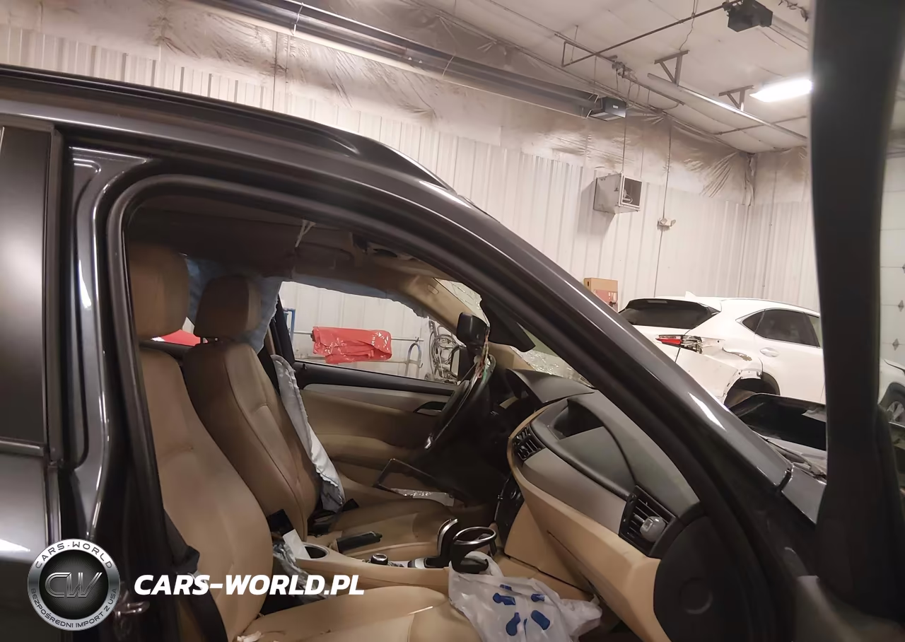 2015 BMW X1 xDrive28I VIN:WBAVL1C57FVY35497 - 5