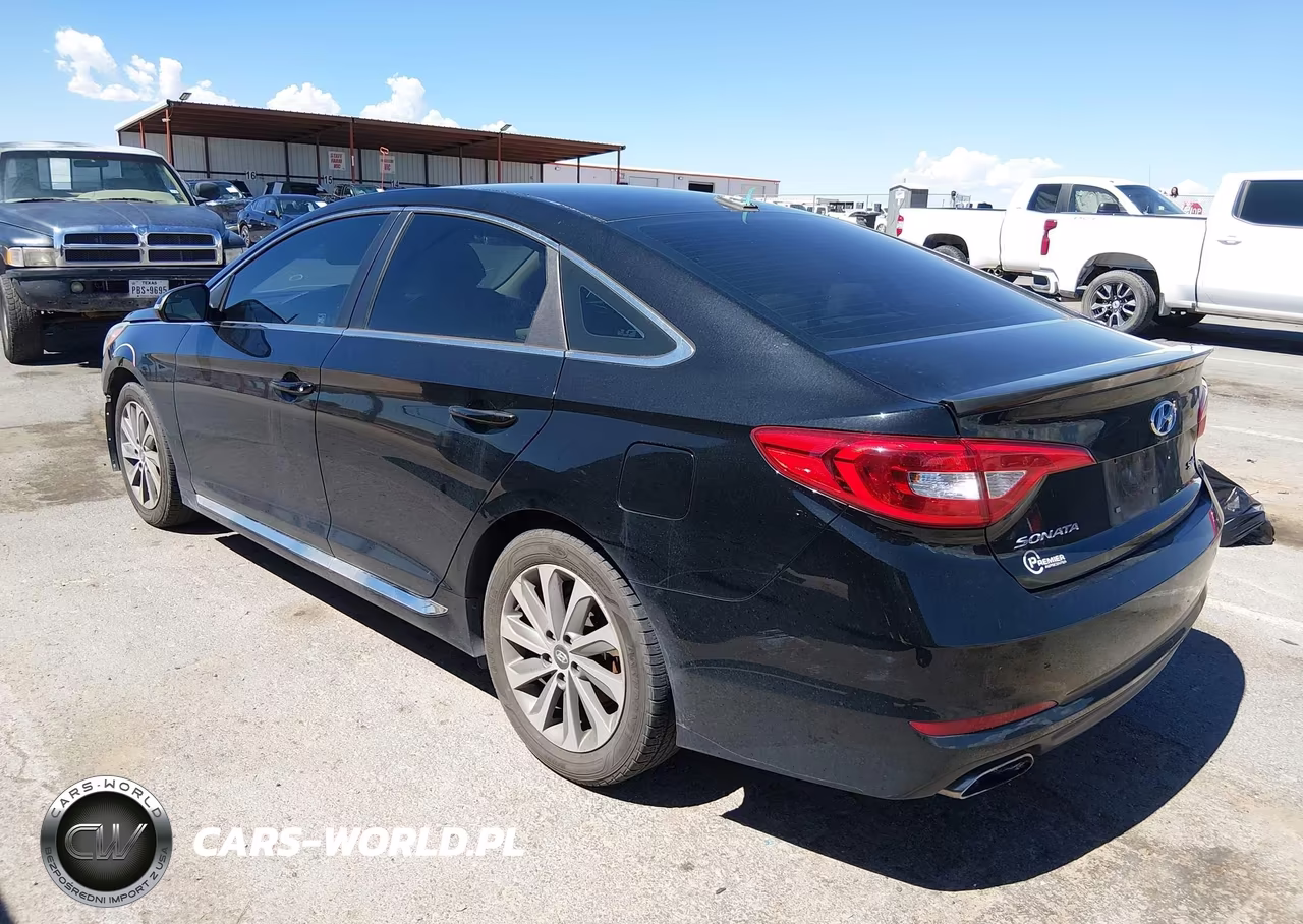 2015 Hyundai Sonata Sport VIN:5NPE34AF2FH093073 - 3