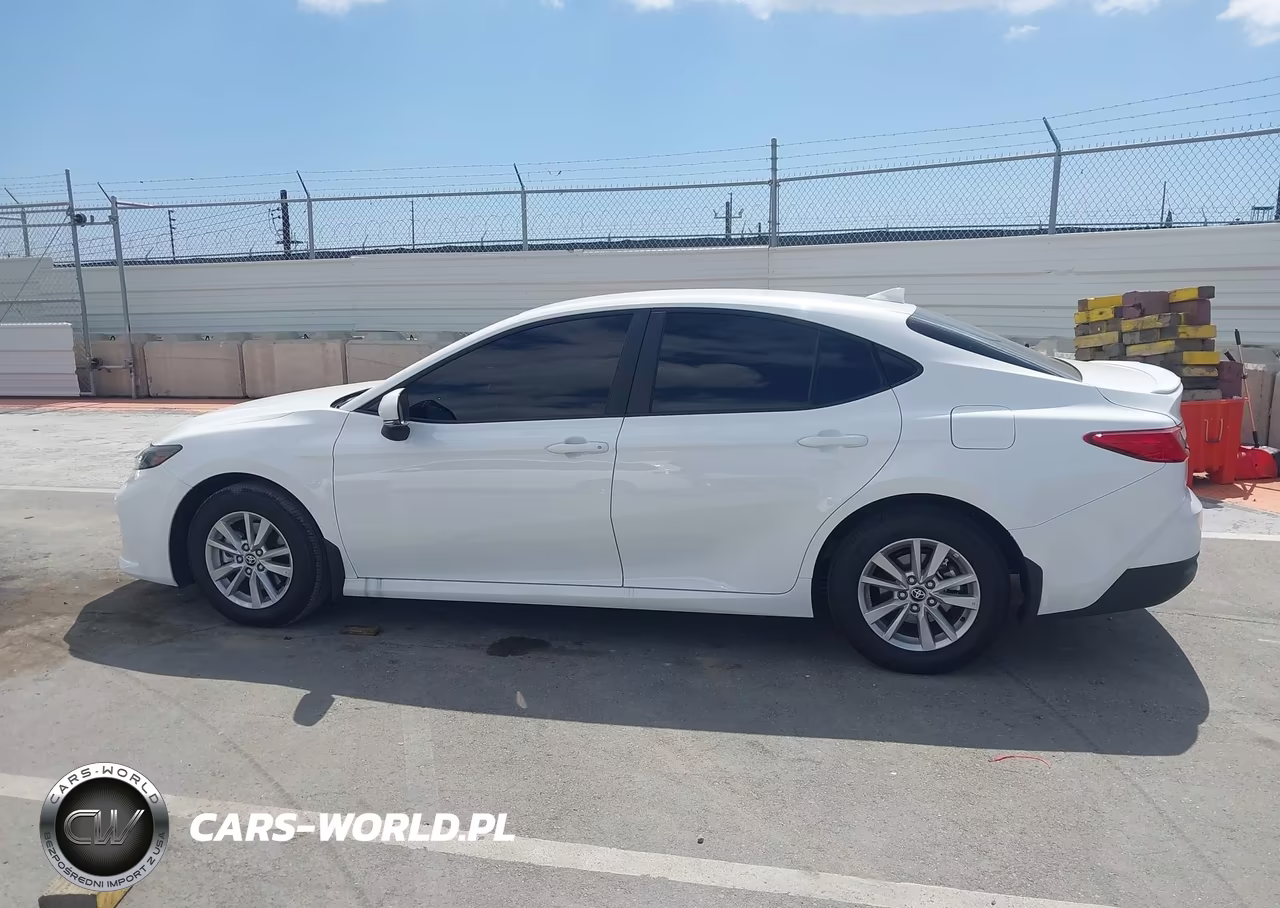 2026 Toyota Camry Le VIN:4T1DAACK6TU755860 - 14