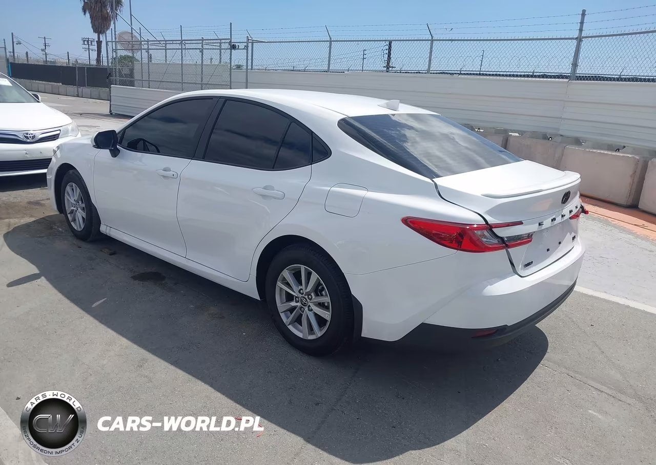2026 Toyota Camry Le VIN:4T1DAACK6TU755860 - 3