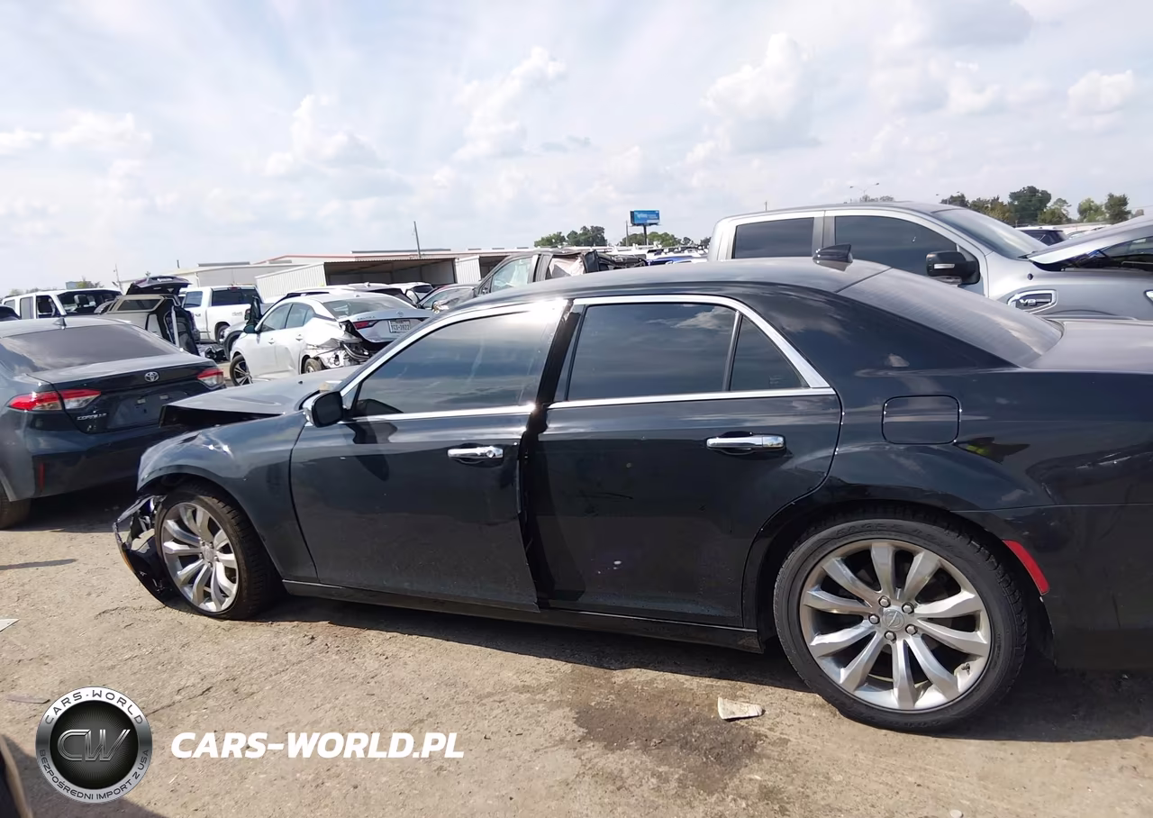 2018 Chrysler 300 Limited VIN:2C3CCAEG1JH153939 - 14
