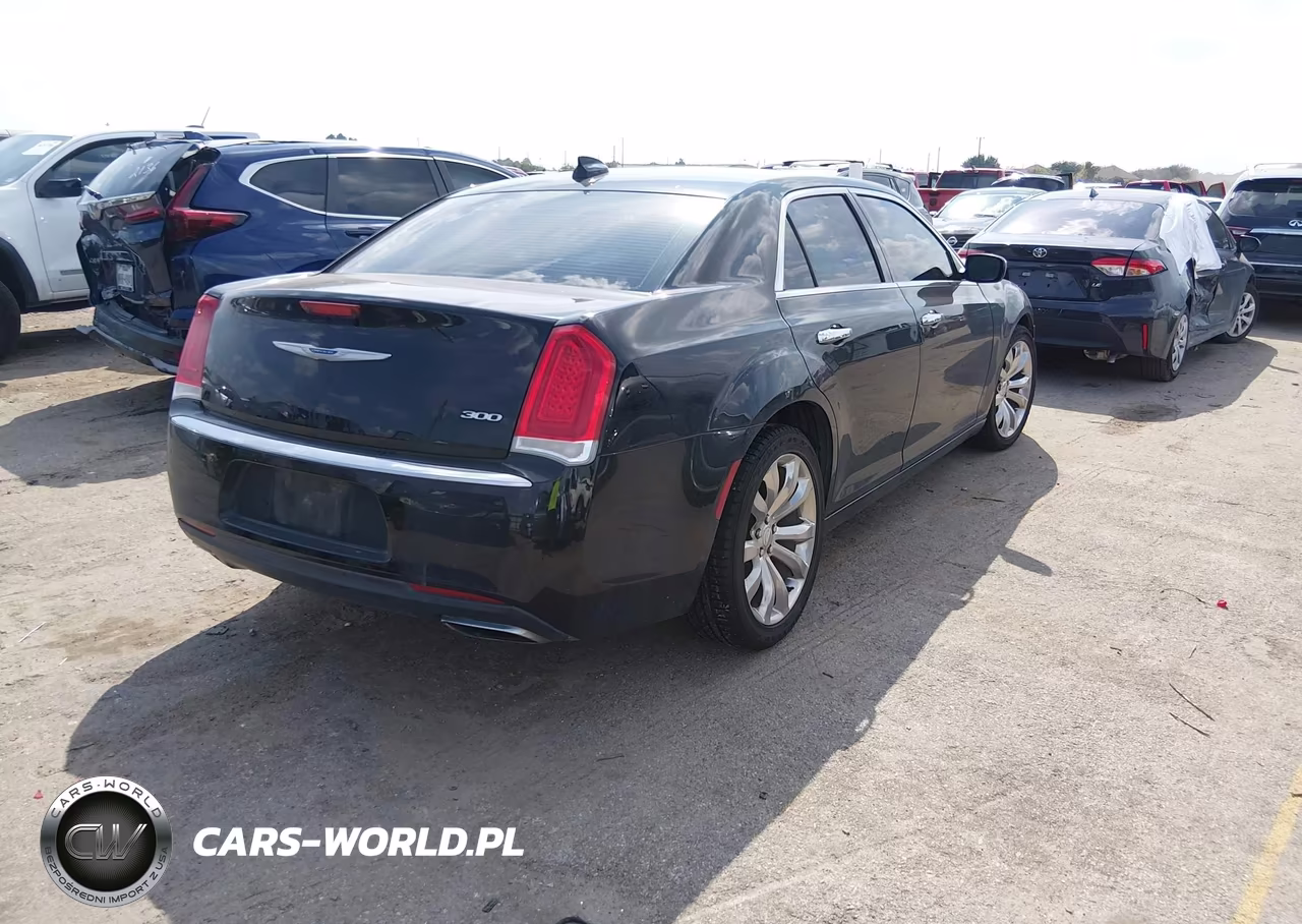 2018 Chrysler 300 Limited VIN:2C3CCAEG1JH153939 - 4