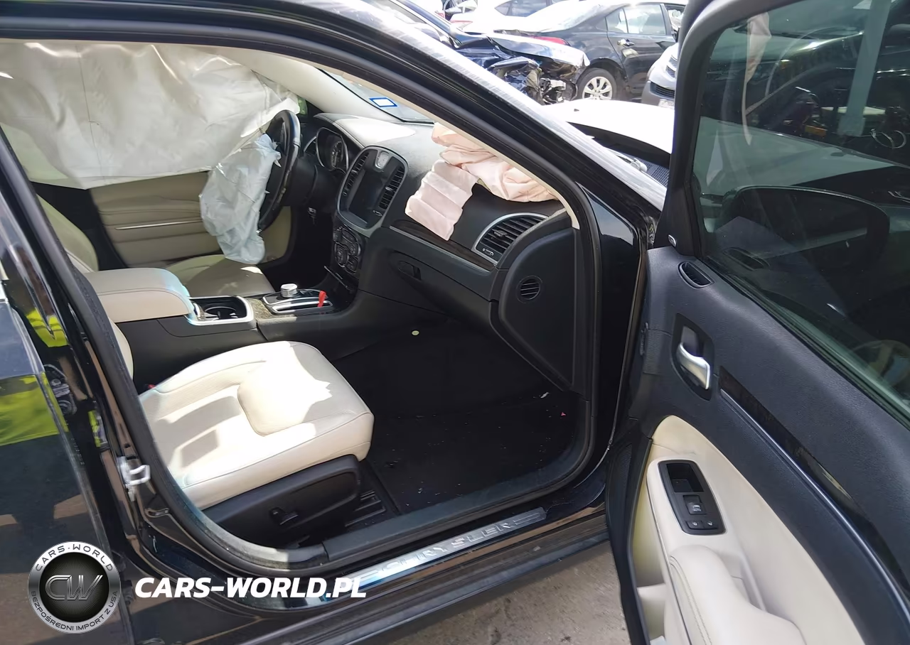 2018 Chrysler 300 Limited VIN:2C3CCAEG1JH153939 - 5
