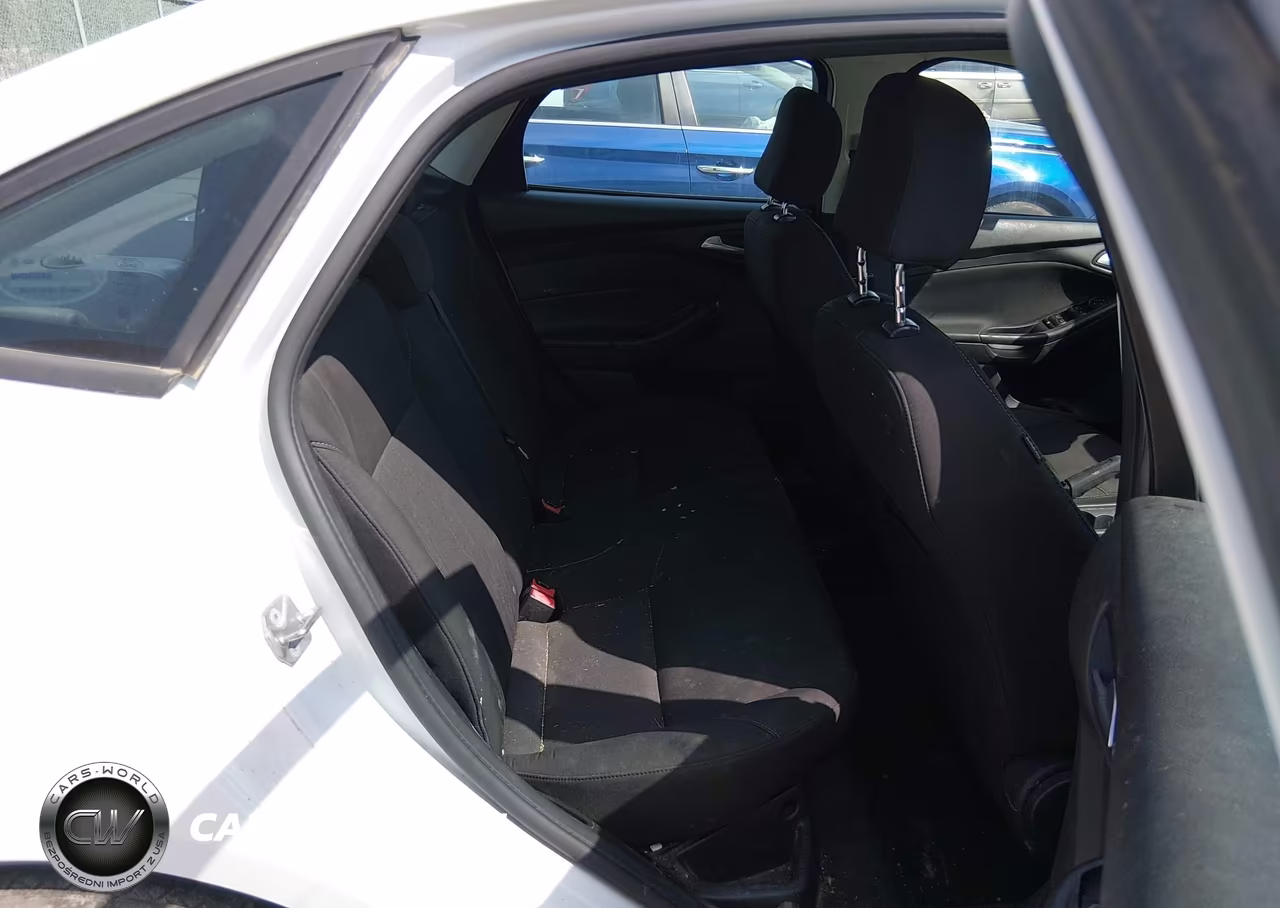 2016 Ford Focus Se VIN:1FADP3F24GL373144 - 8