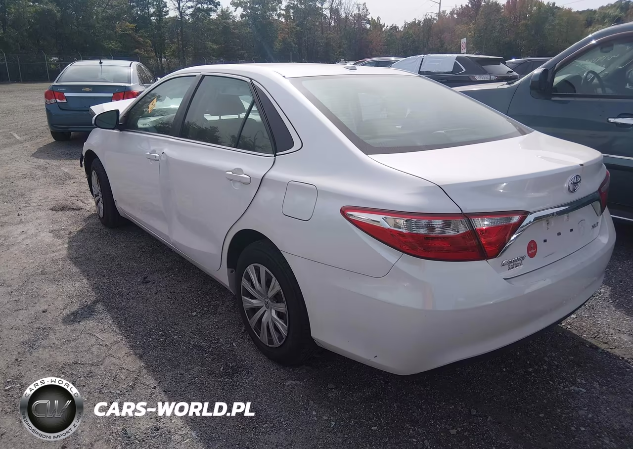 2016 Toyota Camry Xle VIN:4T1BF1FK0GU508263 - 3