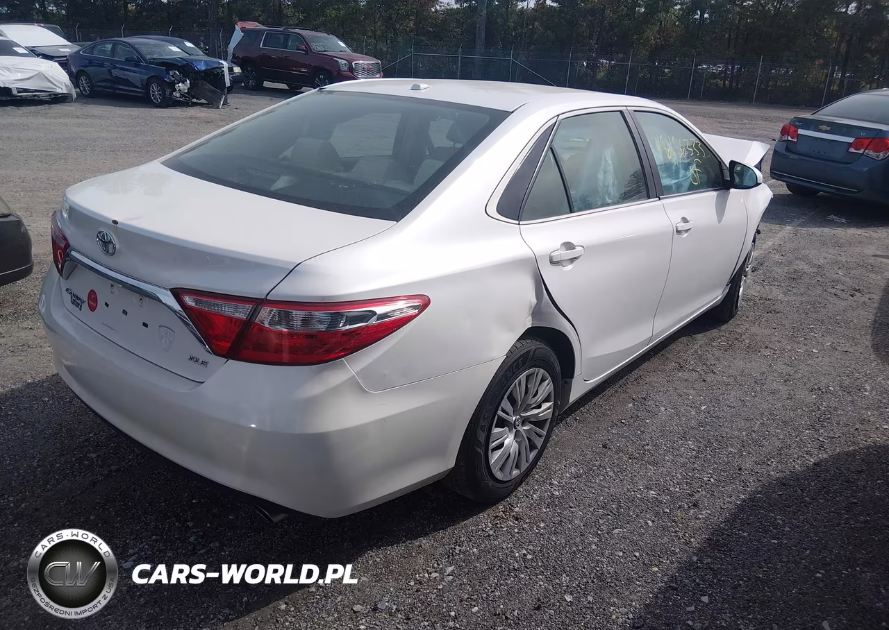 2016 Toyota Camry Xle VIN:4T1BF1FK0GU508263 - 4