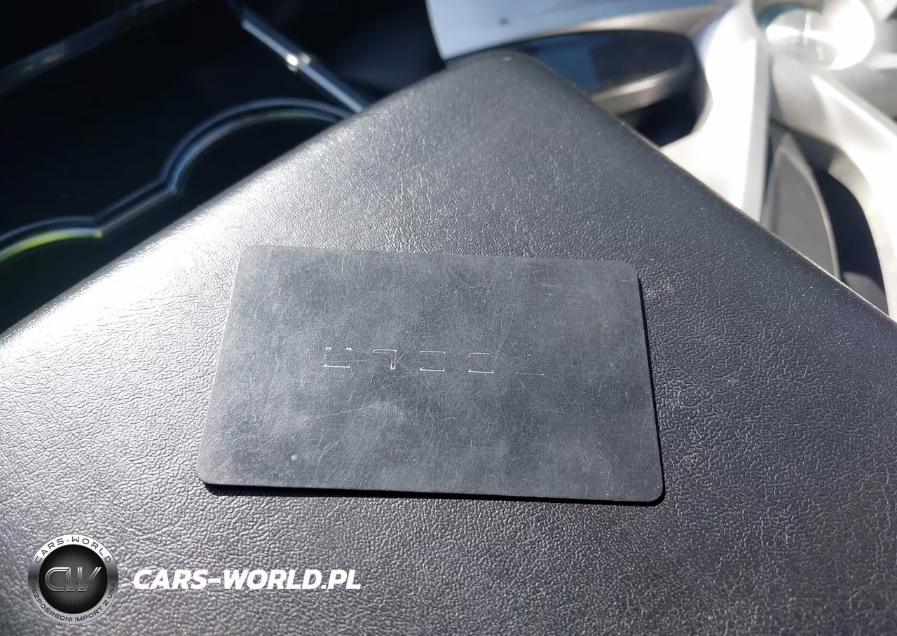 2021 Tesla Model Y Long Range VIN:5YJYGDEE0MF105400 - 11