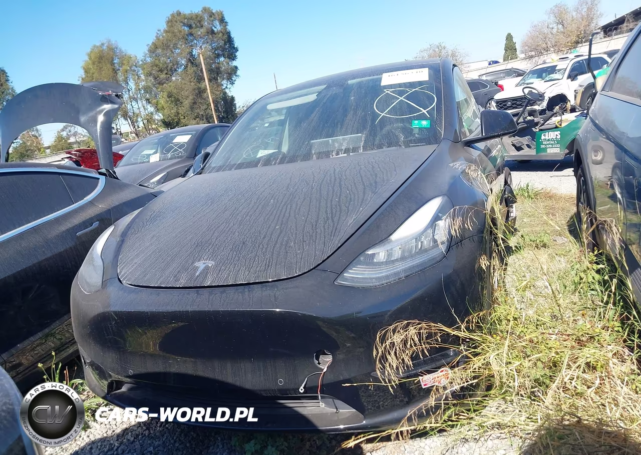 2021 Tesla Model Y Long Range VIN:5YJYGDEE0MF105400 - 12