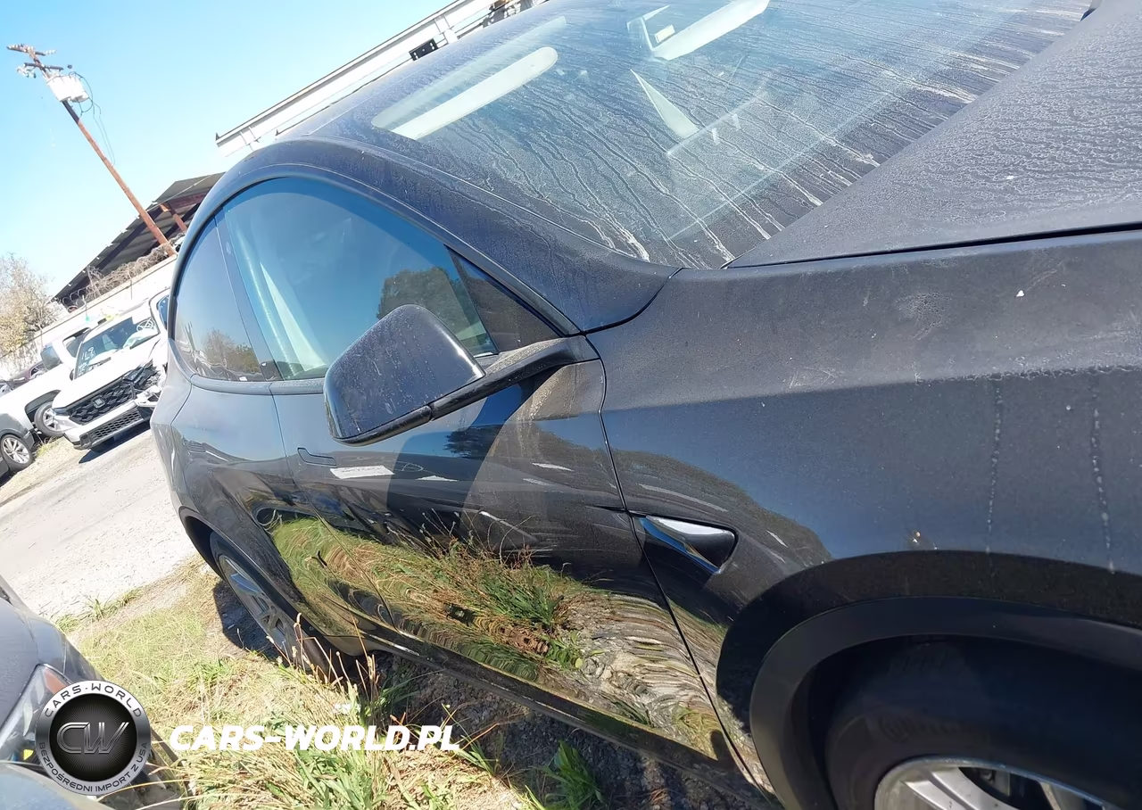 2021 Tesla Model Y Long Range VIN:5YJYGDEE0MF105400 - 13