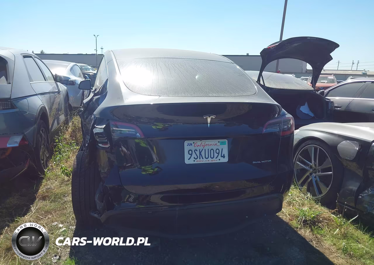 2021 Tesla Model Y Long Range VIN:5YJYGDEE0MF105400 - 16