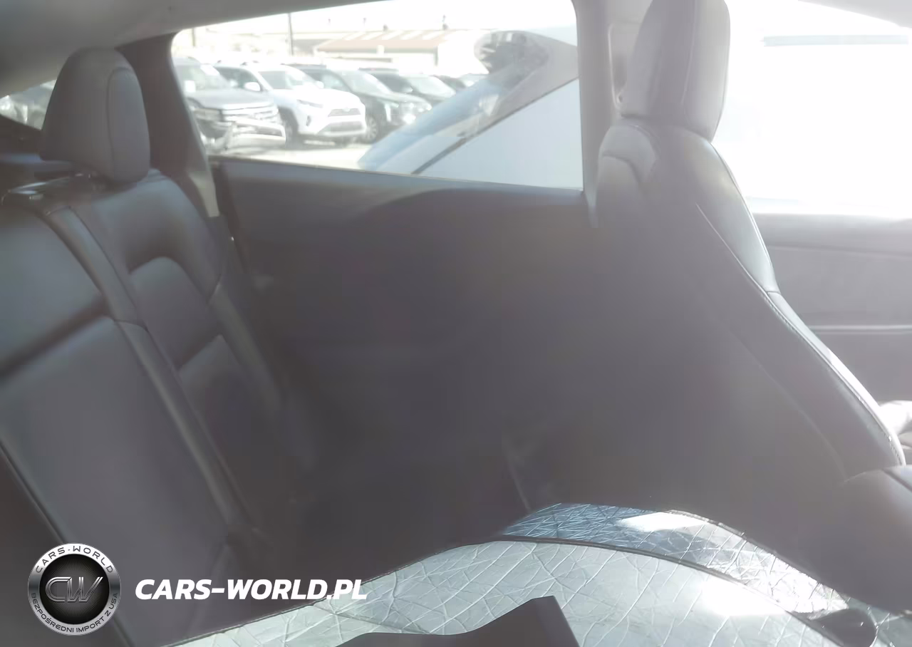 2021 Tesla Model Y Long Range VIN:5YJYGDEE0MF105400 - 8