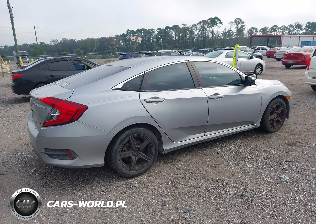 2018 Honda Civic Lx VIN:2HGFC2F58JH535592 - 4