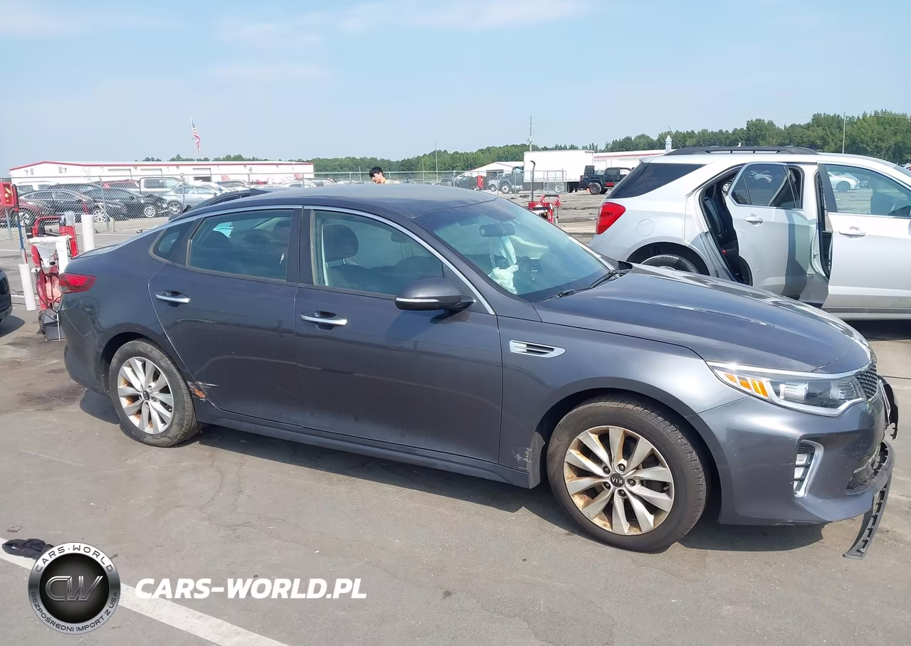 2018 Kia Optima S VIN:5XXGT4L35JG203064 - 14