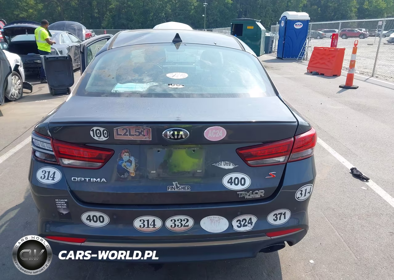 2018 Kia Optima S VIN:5XXGT4L35JG203064 - 17