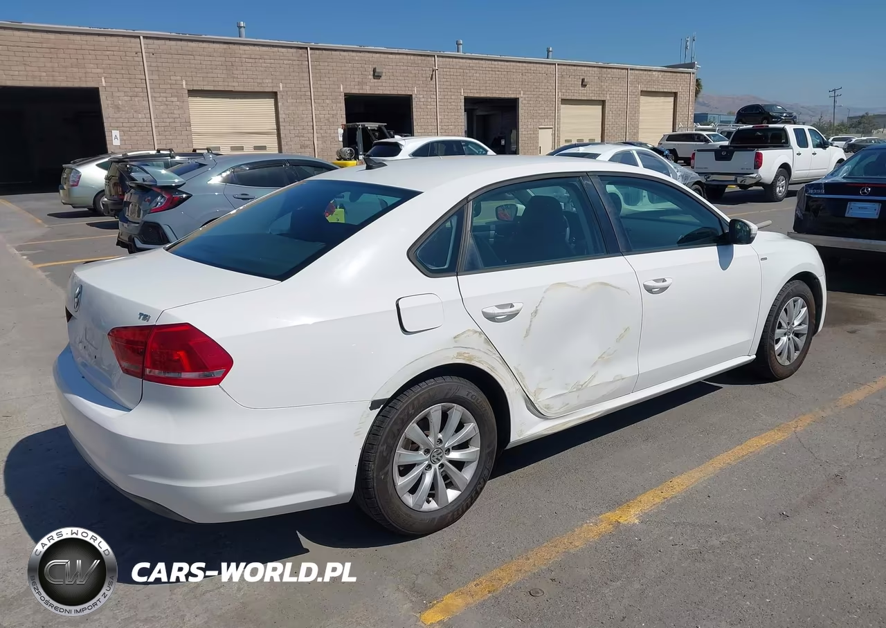 2014 Volkswagen Passat 1.8T Wolfsburg Edition VIN:1VWAT7A38EC027138 - 4