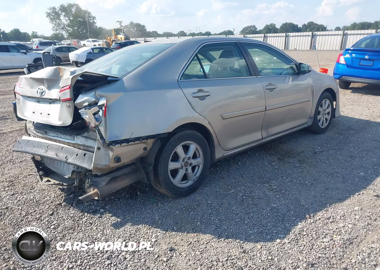 2014 Toyota Camry Le VIN:4T1BF1FK9EU394423 - 4