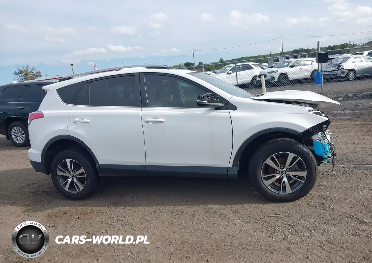 2018 Toyota Rav4 Xle VIN:JTMWFREV8JJ728324 - 12
