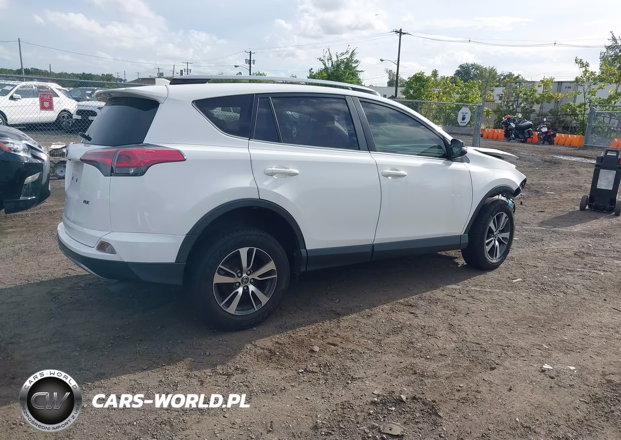 2018 Toyota Rav4 Xle VIN:JTMWFREV8JJ728324 - 4