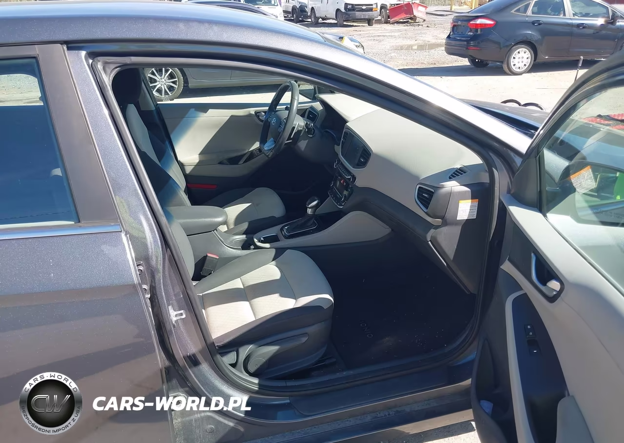 2018 Hyundai Ioniq Hybrid Sel VIN:KMHC75LC9JU096325 - 5