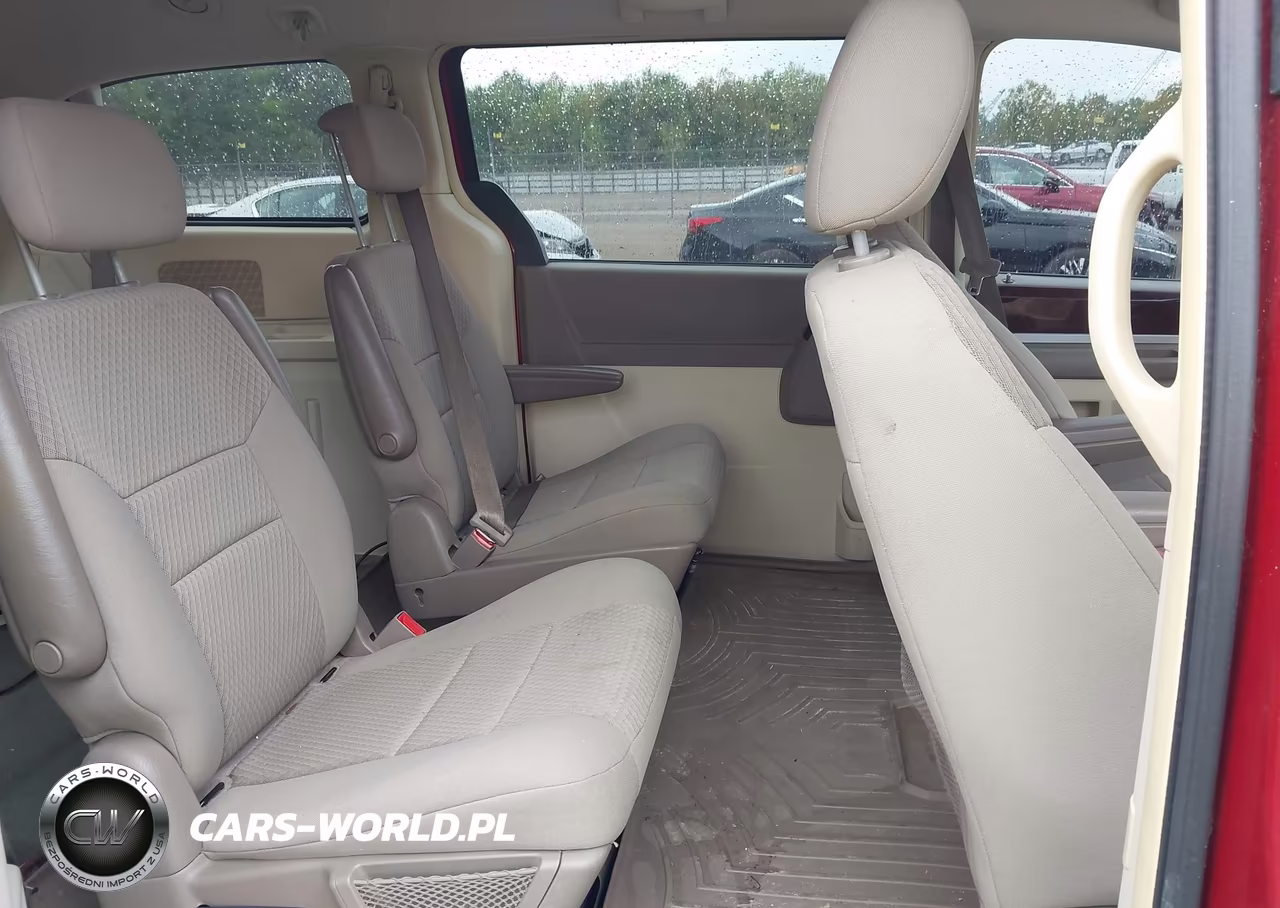 2010 Chrysler Town & Country Touring VIN:2A4RR5D17AR174078 - 8