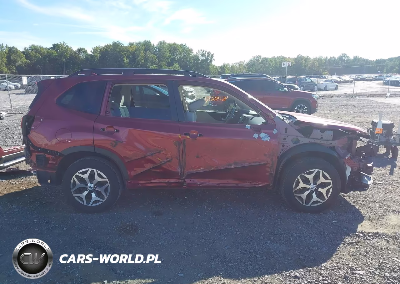 2023 Subaru Forester Premium VIN:JF2SKAECXPH511739 - 14