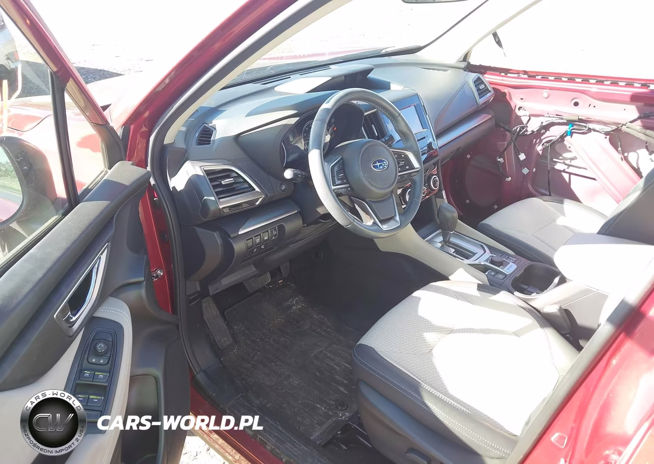 2023 Subaru Forester Premium VIN:JF2SKAECXPH511739 - 5