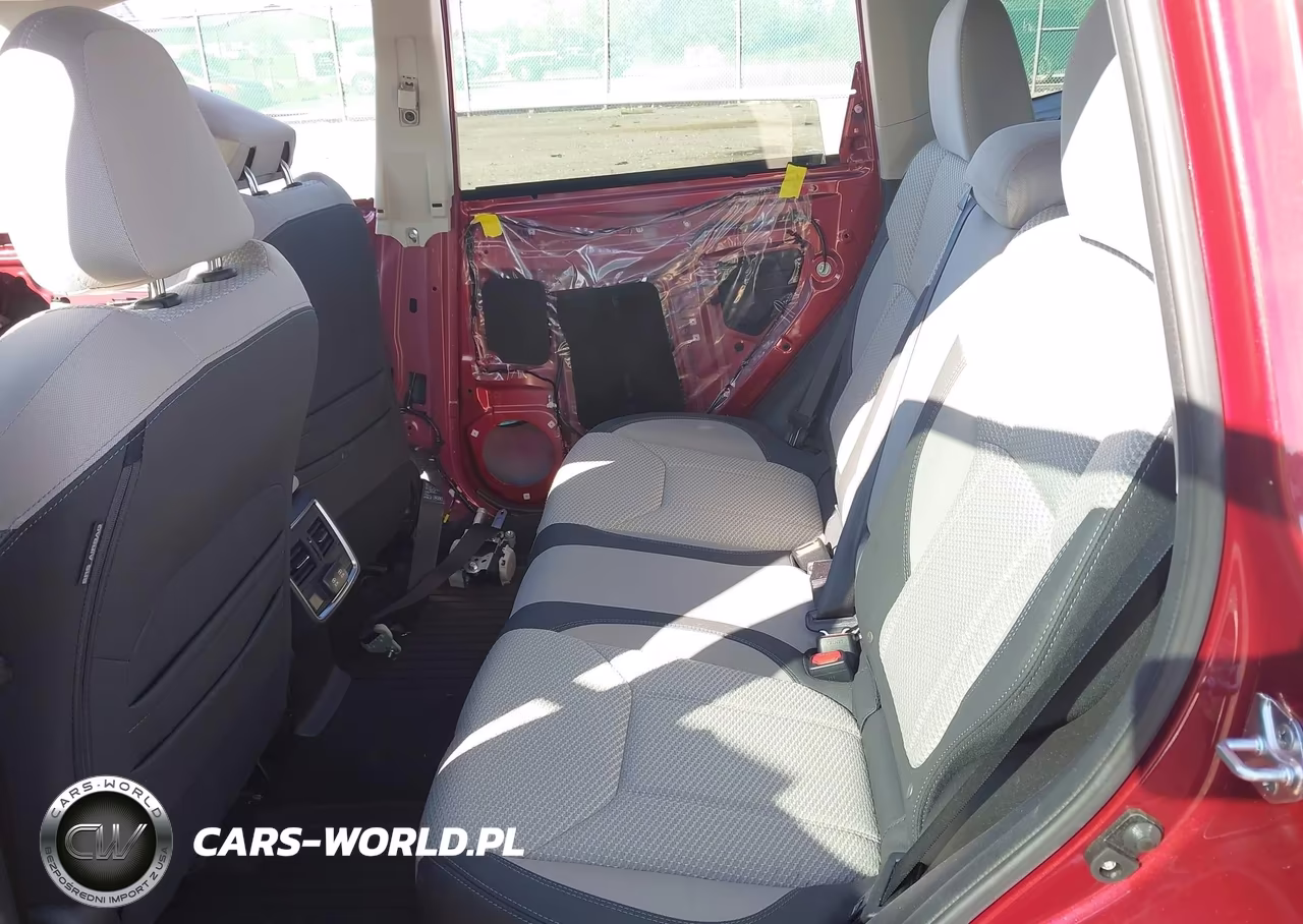 2023 Subaru Forester Premium VIN:JF2SKAECXPH511739 - 8
