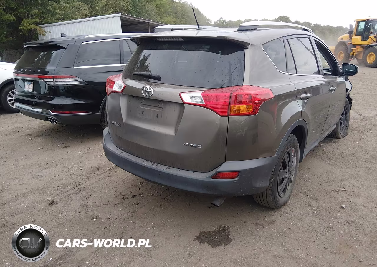 2015 Toyota Rav4 Le VIN:2T3BFREV4FW258154 - 4