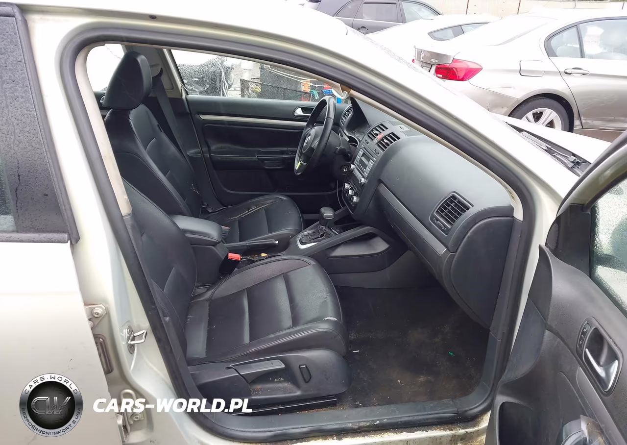 2010 Volkswagen Jetta Limited Edition VIN:3VWAZ7AJ8AM105228 - 5