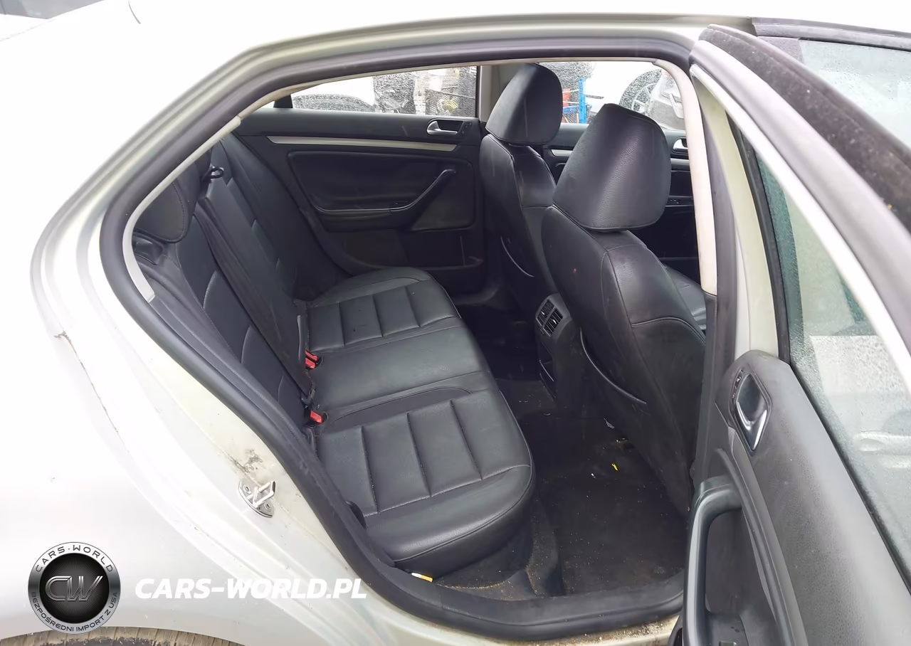 2010 Volkswagen Jetta Limited Edition VIN:3VWAZ7AJ8AM105228 - 8