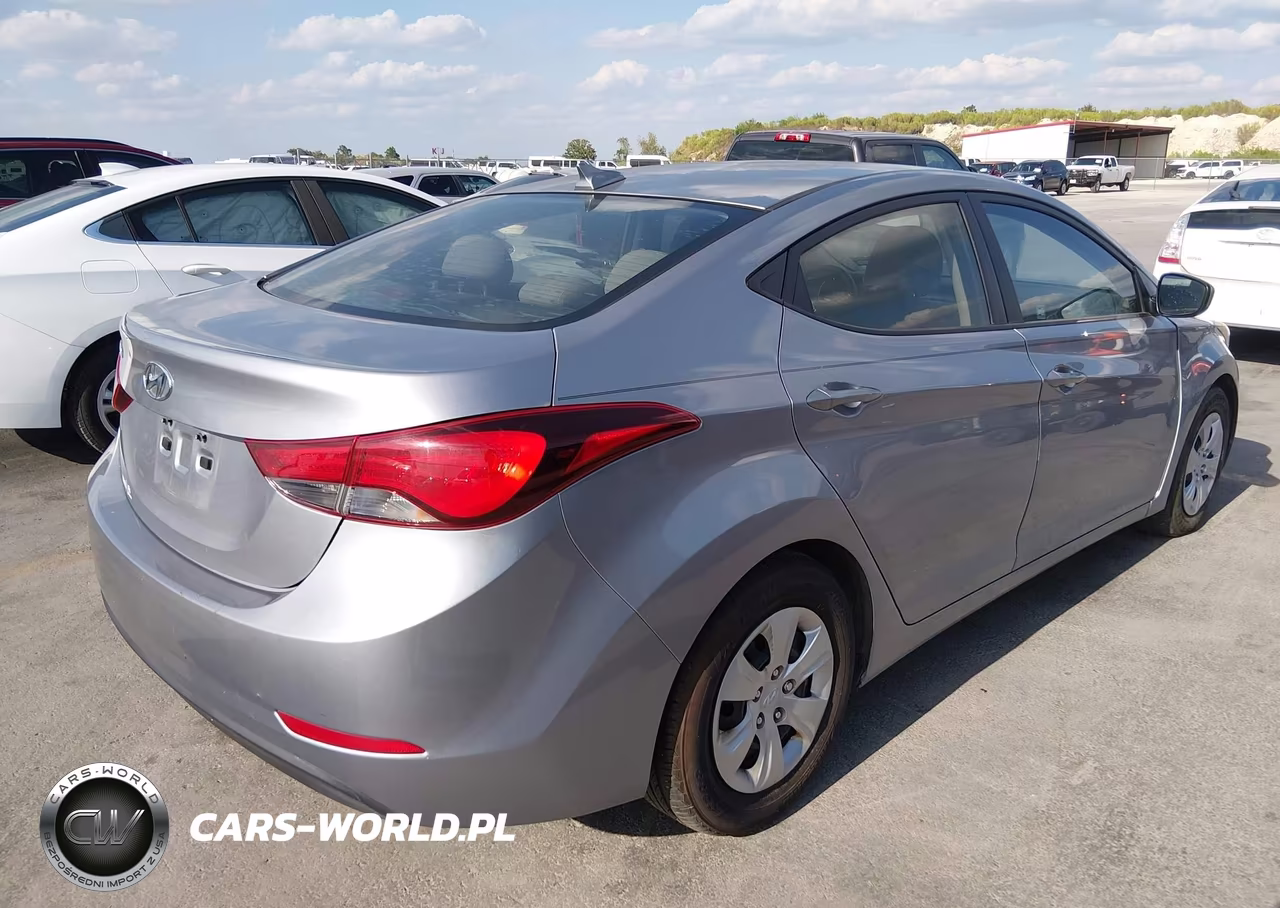 2016 Hyundai Elantra Se VIN:5NPDH4AE0GH717961 - 4