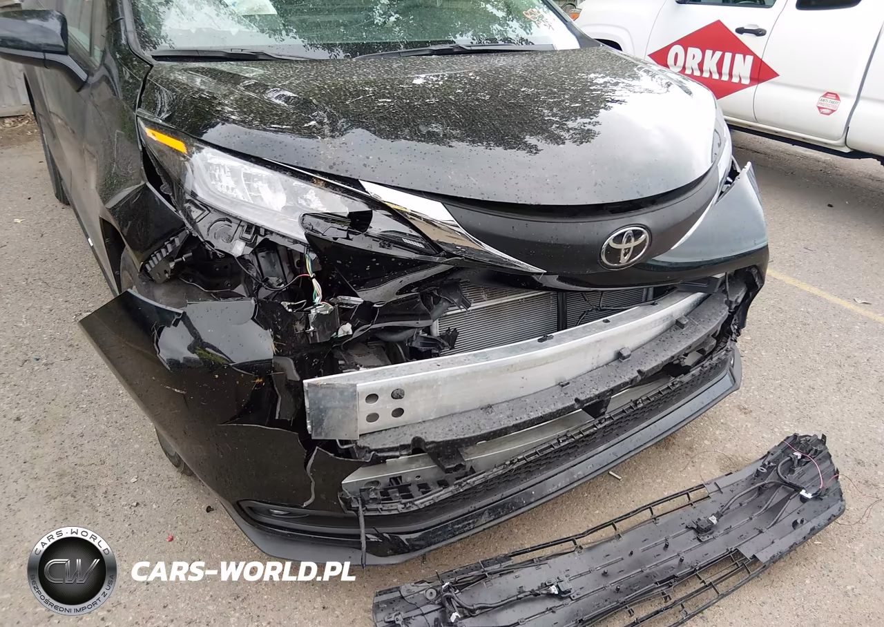 2026 Toyota Sienna Xle VIN:5TDYRKECXTS327370 - 6