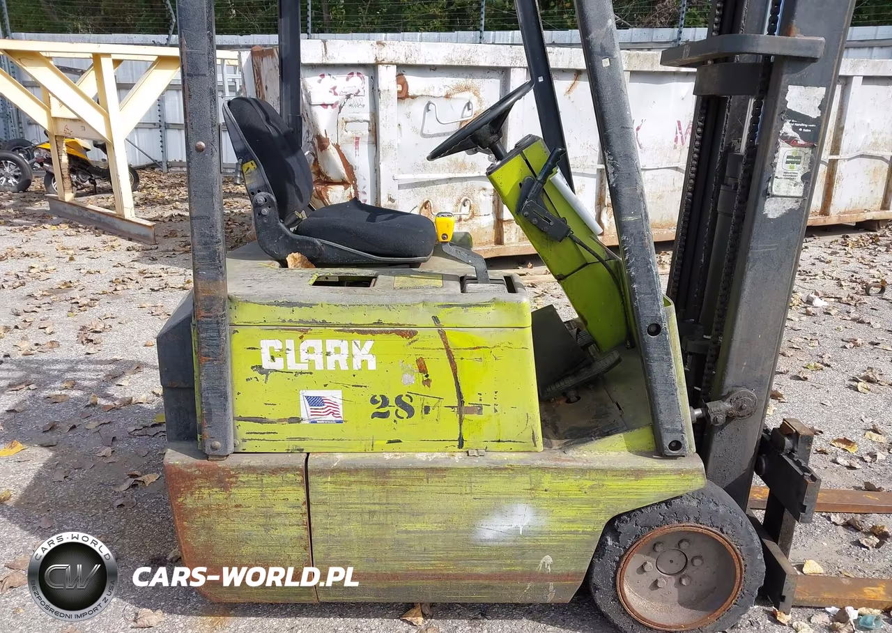 1980 Clark Tm15S Forklift VIN:TM127-0112-4903FA - 13
