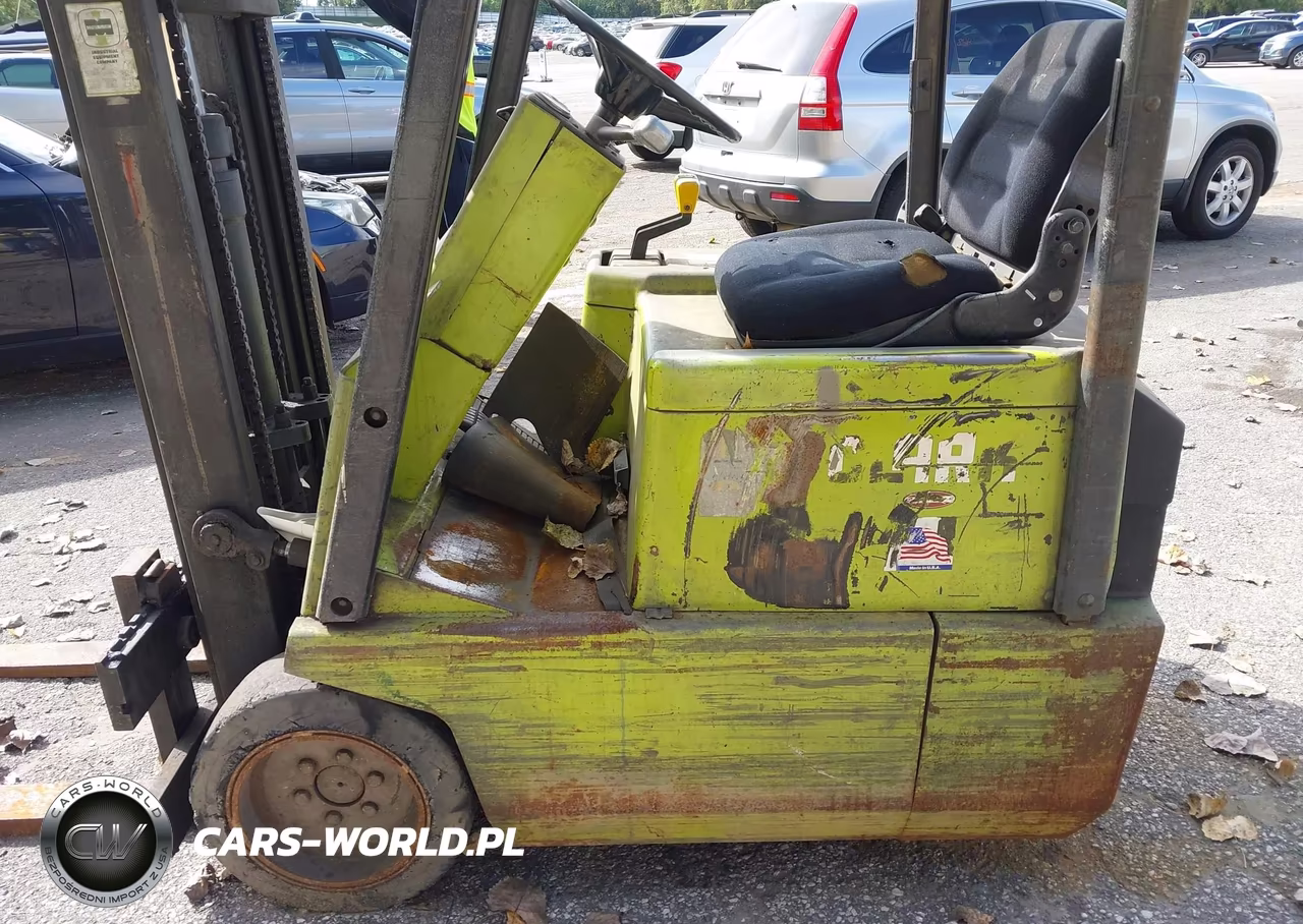 1980 Clark Tm15S Forklift VIN:TM127-0112-4903FA - 14