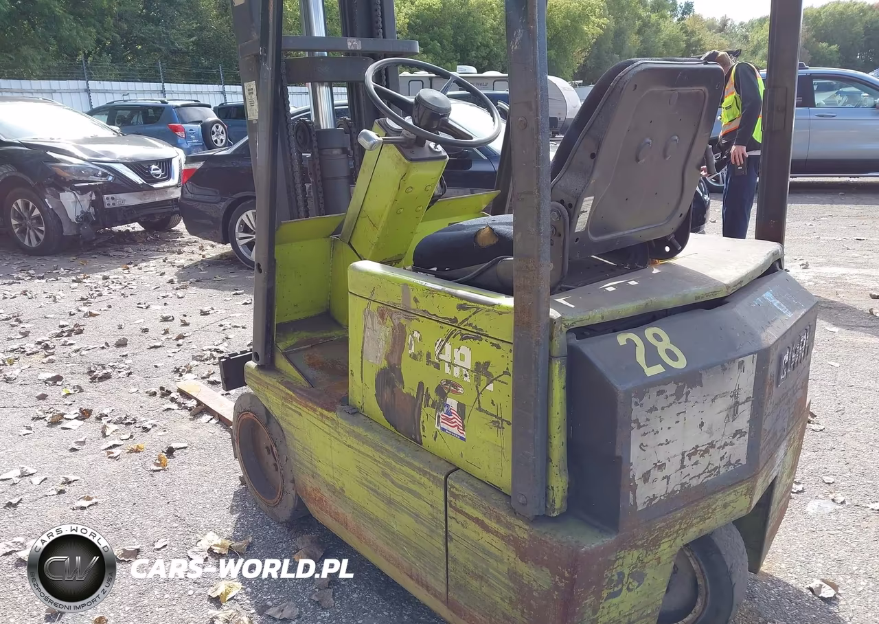 1980 Clark Tm15S Forklift VIN:TM127-0112-4903FA - 3