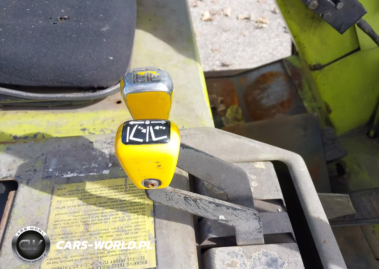 1980 Clark Tm15S Forklift VIN:TM127-0112-4903FA - 5