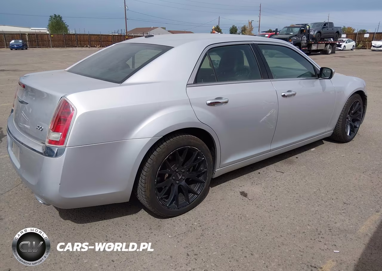 2012 Chrysler 300 Limited VIN:2C3CCACG1CH257062 - 4