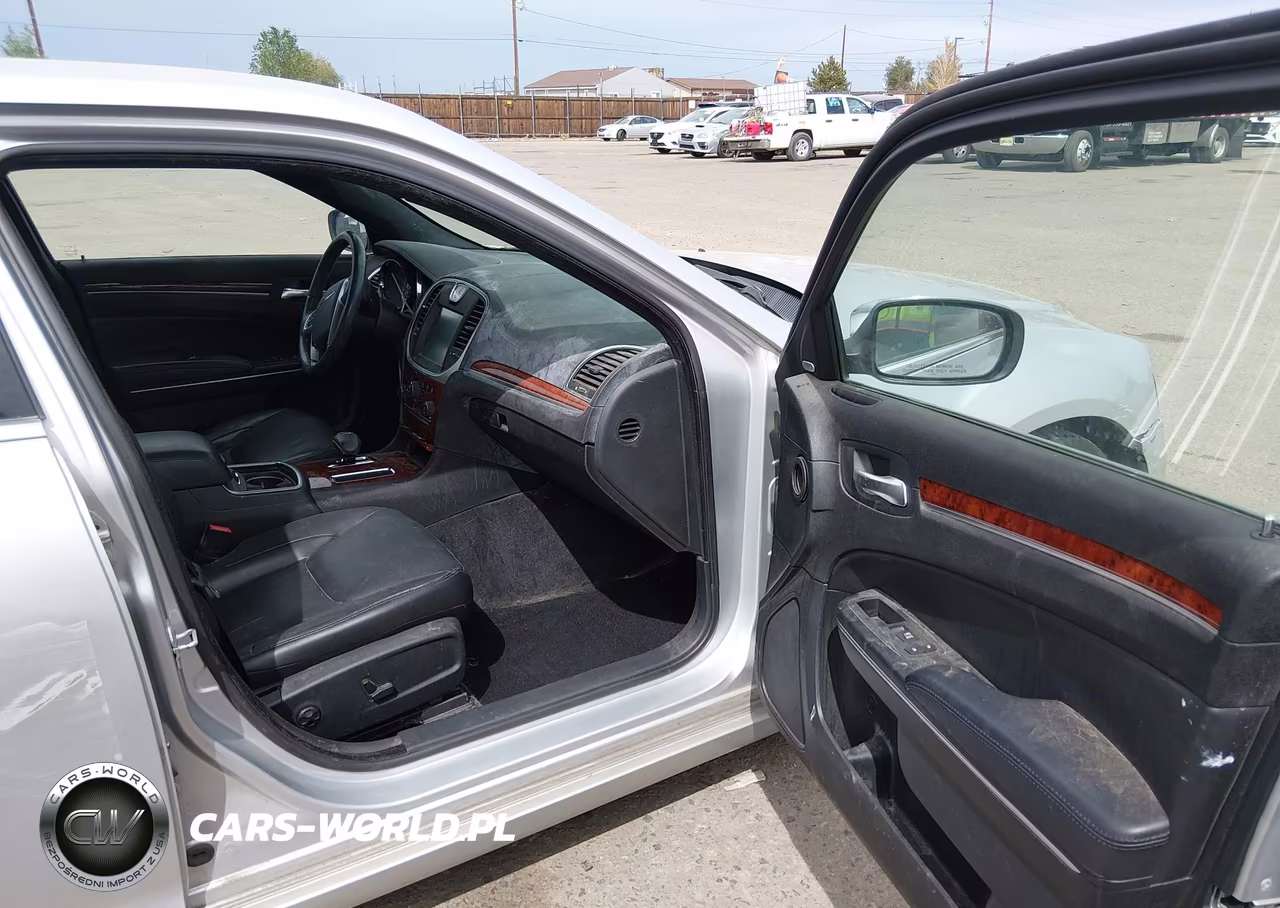 2012 Chrysler 300 Limited VIN:2C3CCACG1CH257062 - 5