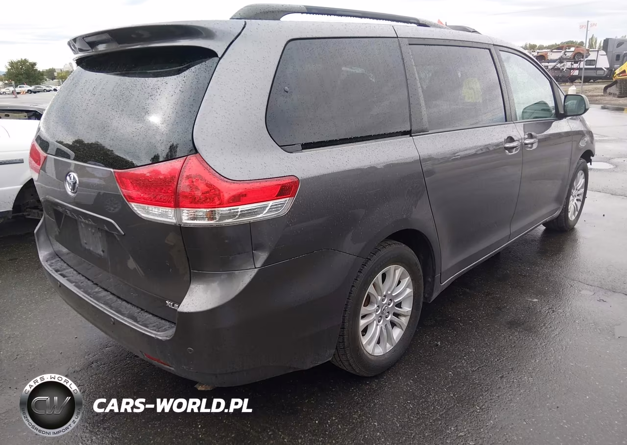 2014 Toyota Sienna Xle V6 8 Passenger VIN:5TDYK3DC5ES500503 - 4