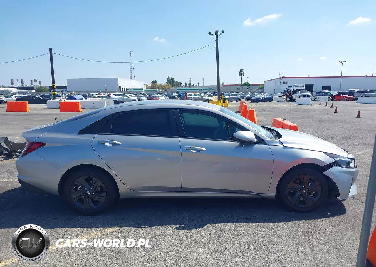 2022 Hyundai Elantra Sel VIN:5NPLS4AG8NH065747 - 13