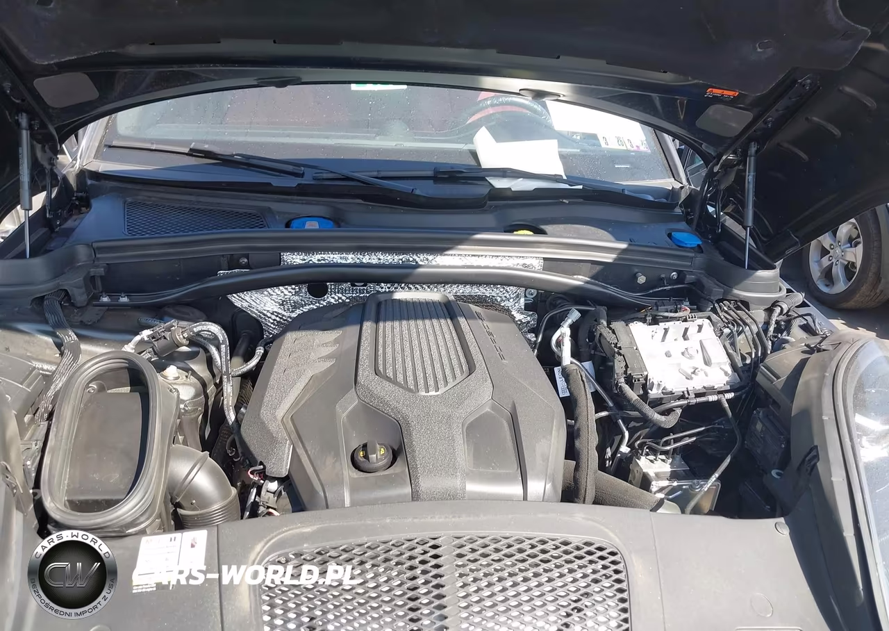2023 Porsche Macan T VIN:WP1AA2A56PLB10114 - 10