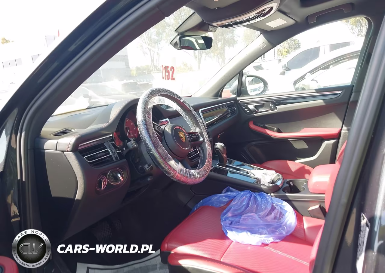 2023 Porsche Macan T VIN:WP1AA2A56PLB10114 - 17