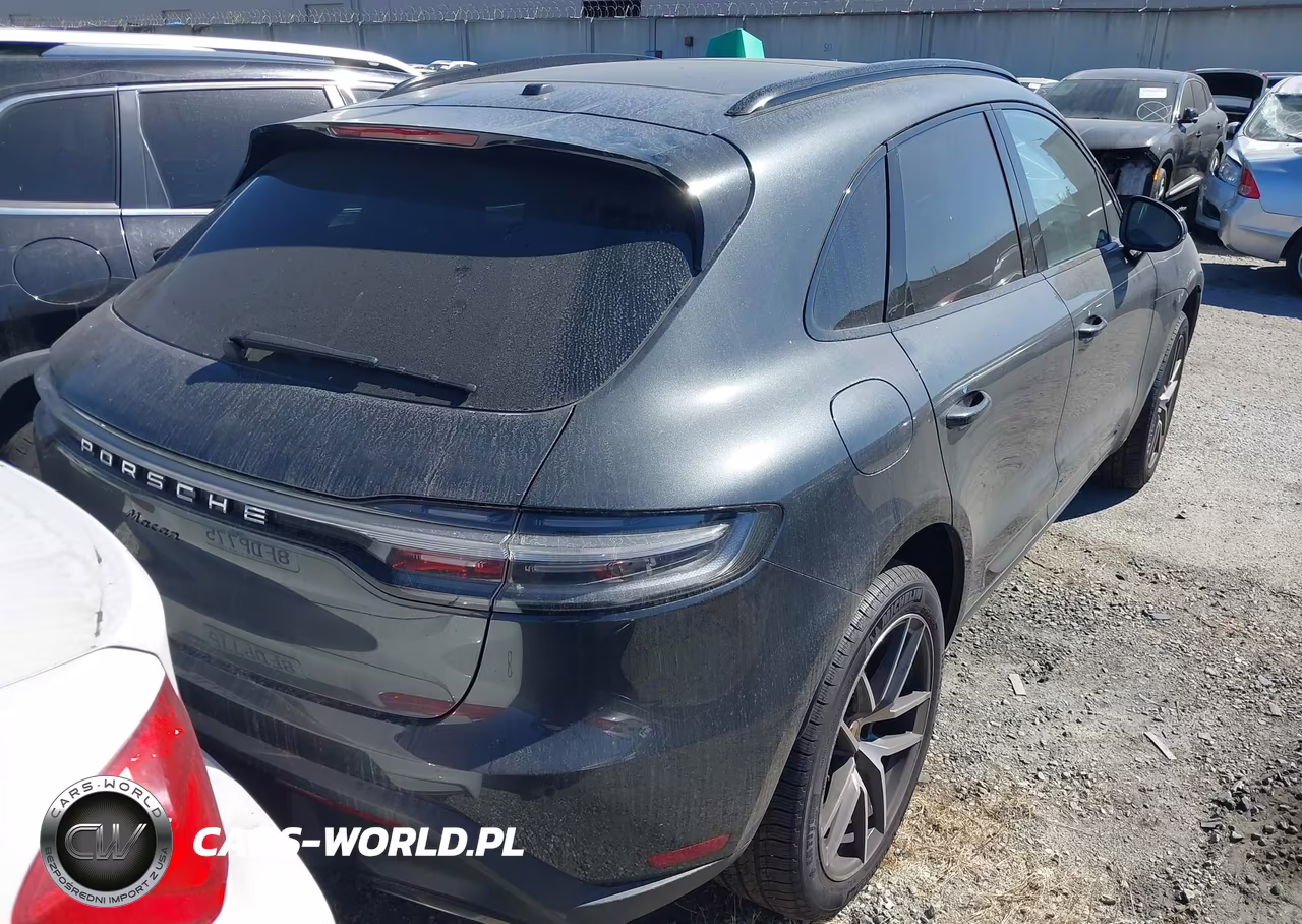 2023 Porsche Macan T VIN:WP1AA2A56PLB10114 - 4