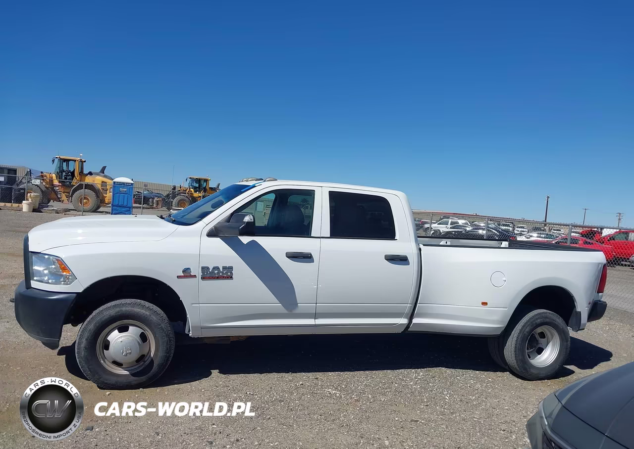 2018 Ram 3500 Tradesman 4X4 8' Box VIN:3C63RRGL8JG304849 - 18
