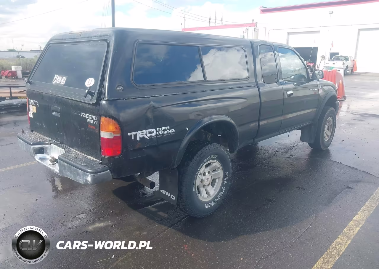 1999 Toyota Tacoma VIN:4TAWN72N8XZ508764 - 4