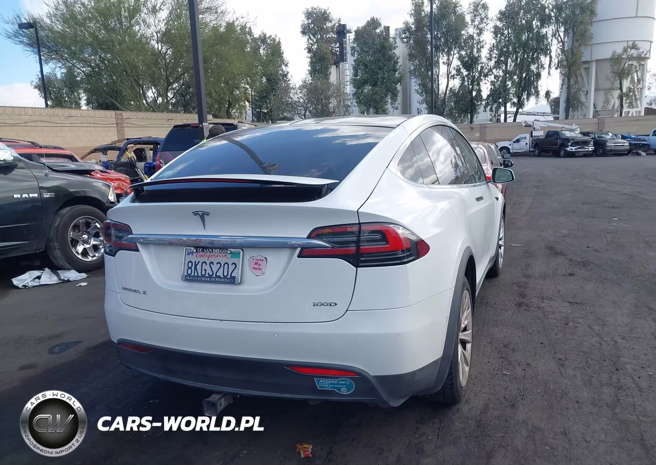 2018 Tesla Model X 100D-75D-P100D VIN:5YJXCAE24JF116326 - 15