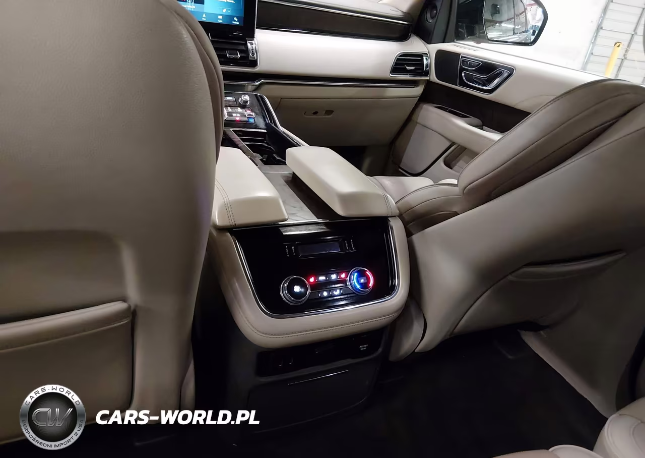 2019 Lincoln Navigator Select VIN:5LMJJ2JT8KEL19540 - 17