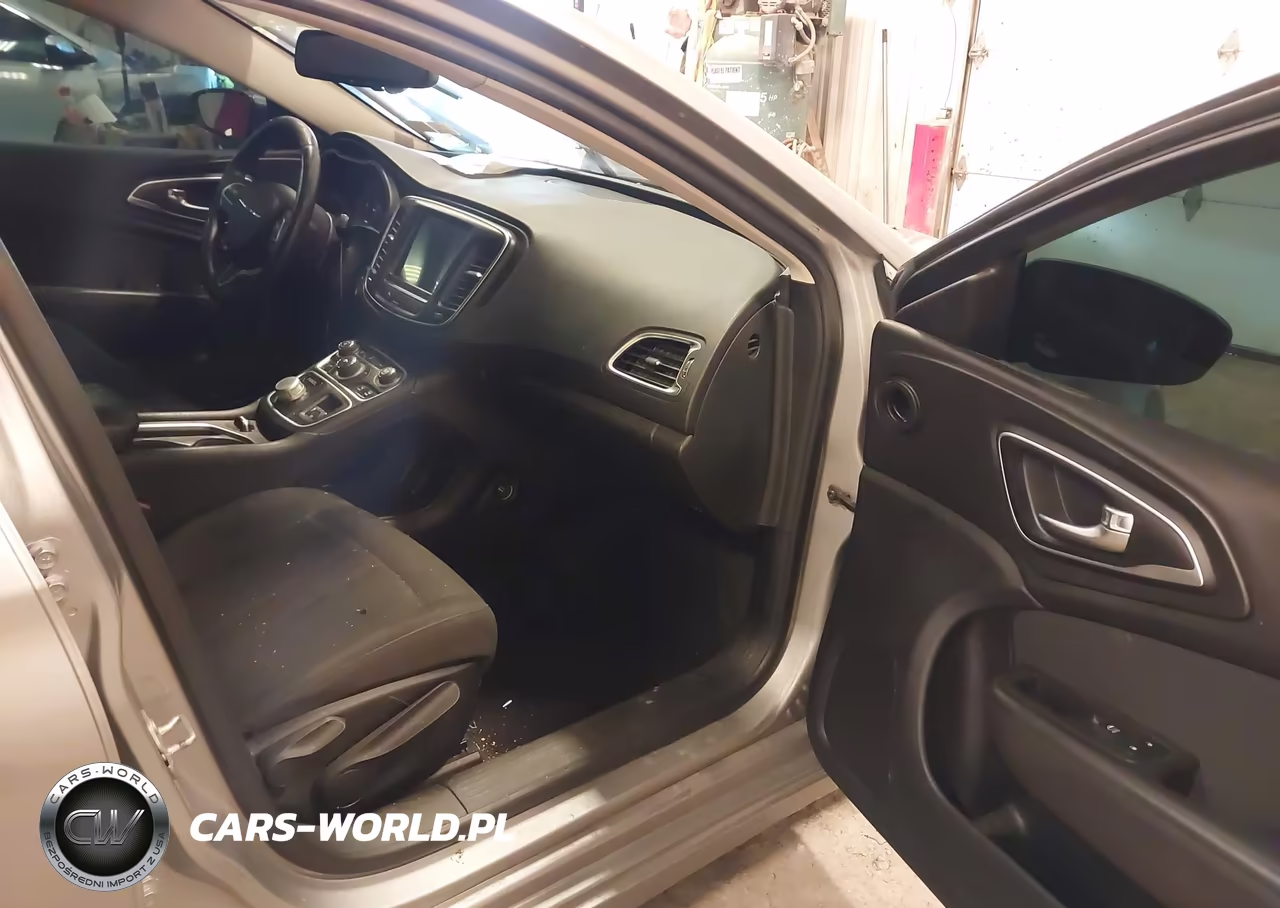 2015 Chrysler 200 Limited VIN:1C3CCCAB0FN616402 - 5